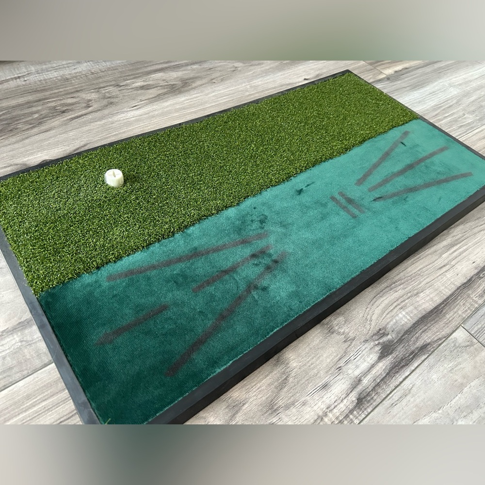 Dual Surface Golf Practice Mat brand new- golf town. Never used!